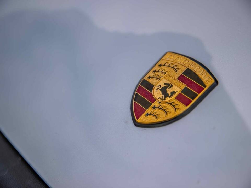 Image 37/132 of Porsche 911 Speedster 3.2 (1989)