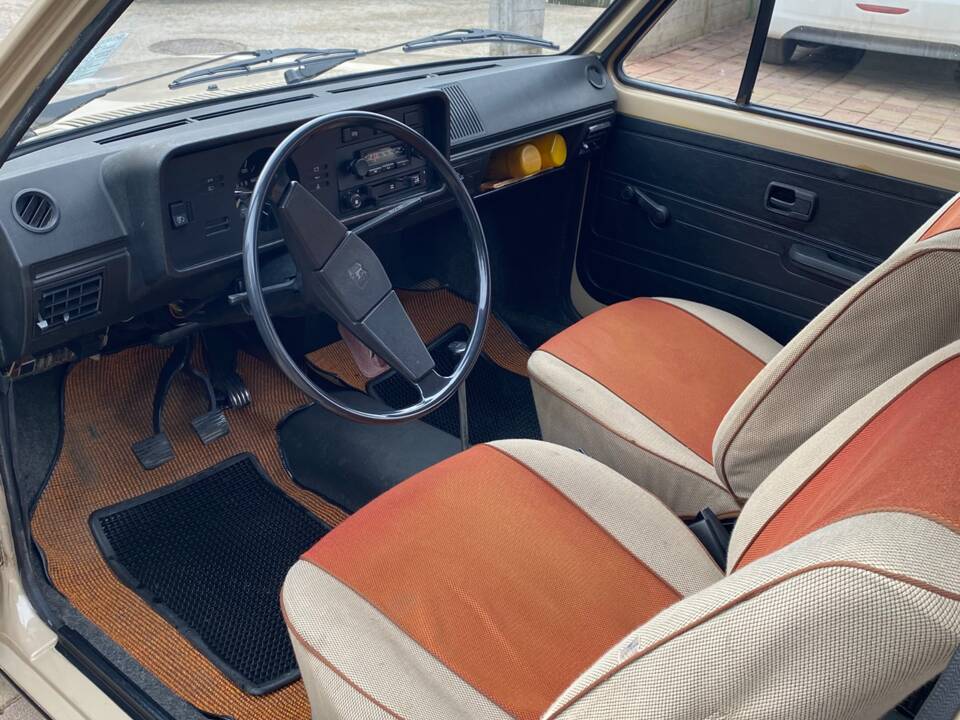 Imagen 8/12 de Volkswagen Golf Mk I 1.1 (1977)