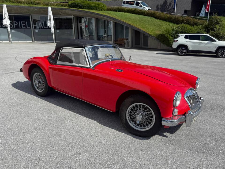 Image 5/8 of MG MGA 1600 (1961)