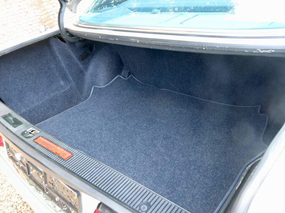 Bild 23/50 von Mercedes-Benz 380 SEL (1983)