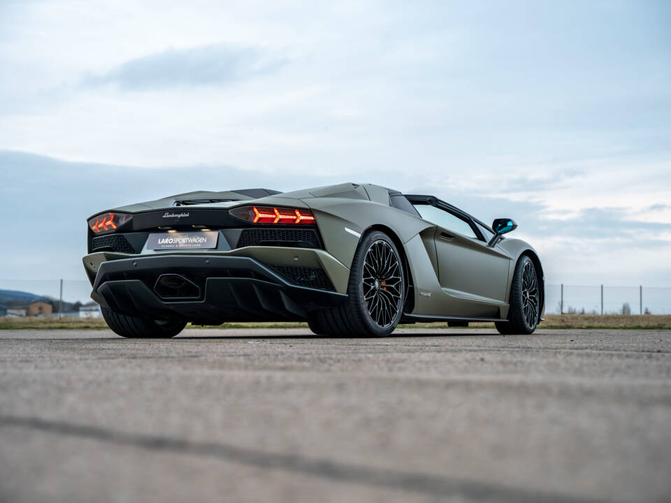 Image 9/44 of Lamborghini Aventador S (2020)