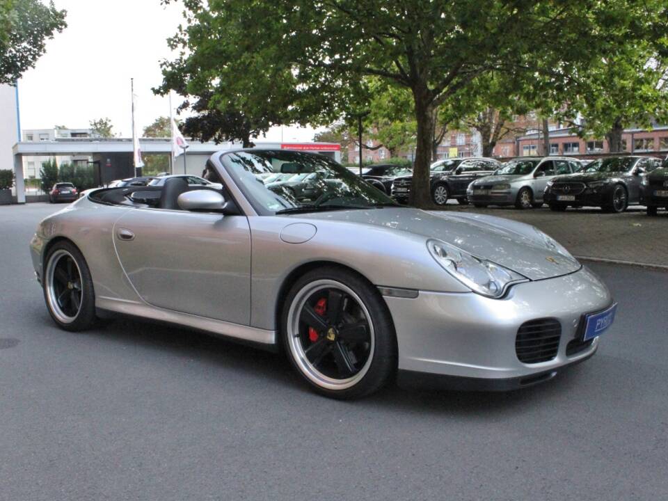 Bild 2/17 von Porsche 911 Carrera 4 (2004)