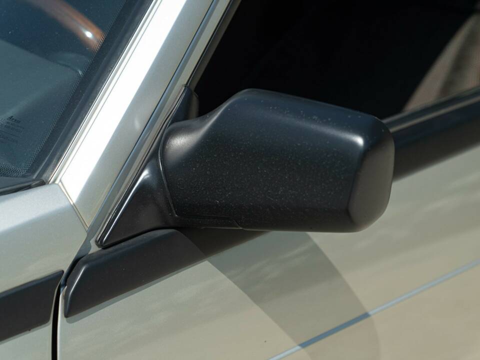 Bild 10/50 von Alfa Romeo 75 2.0 Twin Spark (1989)