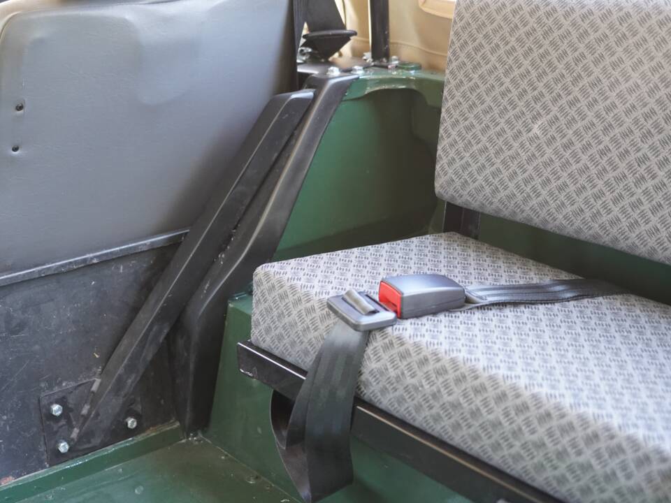 Image 37/64 of Land Rover Defender 90 Td5 (1999)