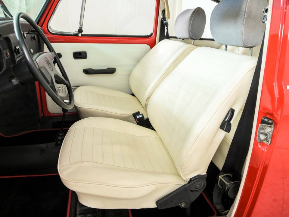 Image 15/50 of Volkswagen Beetle 1200 "Jeans Bug" (1983)