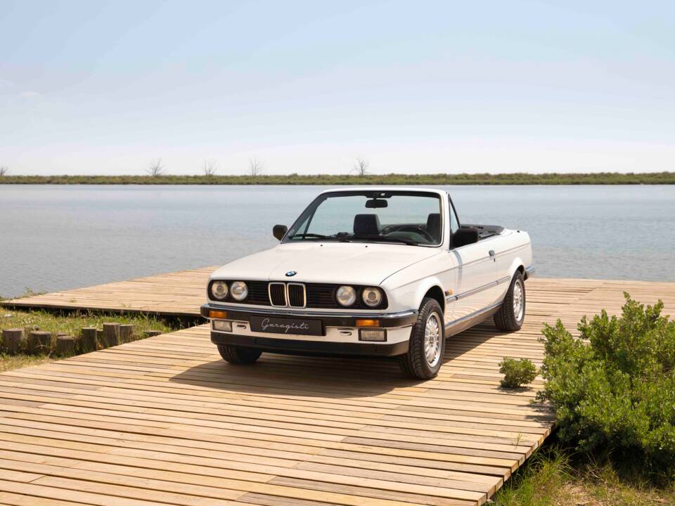 Image 5/70 of BMW 320i (1990)