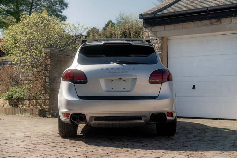 Image 9/50 de Porsche Cayenne GTS (2012)