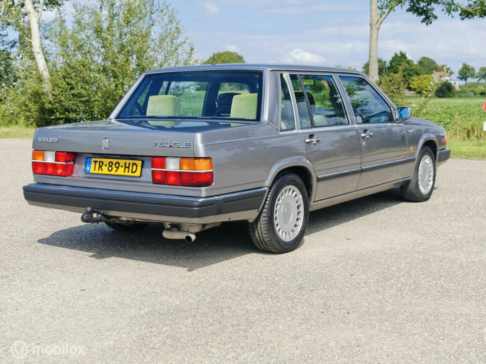 Immagine 8/40 di Volvo 760 (1988)