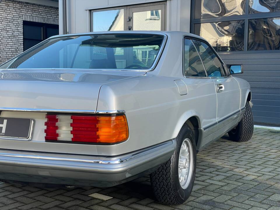 Bild 19/24 von Mercedes-Benz 380 SEC (1983)