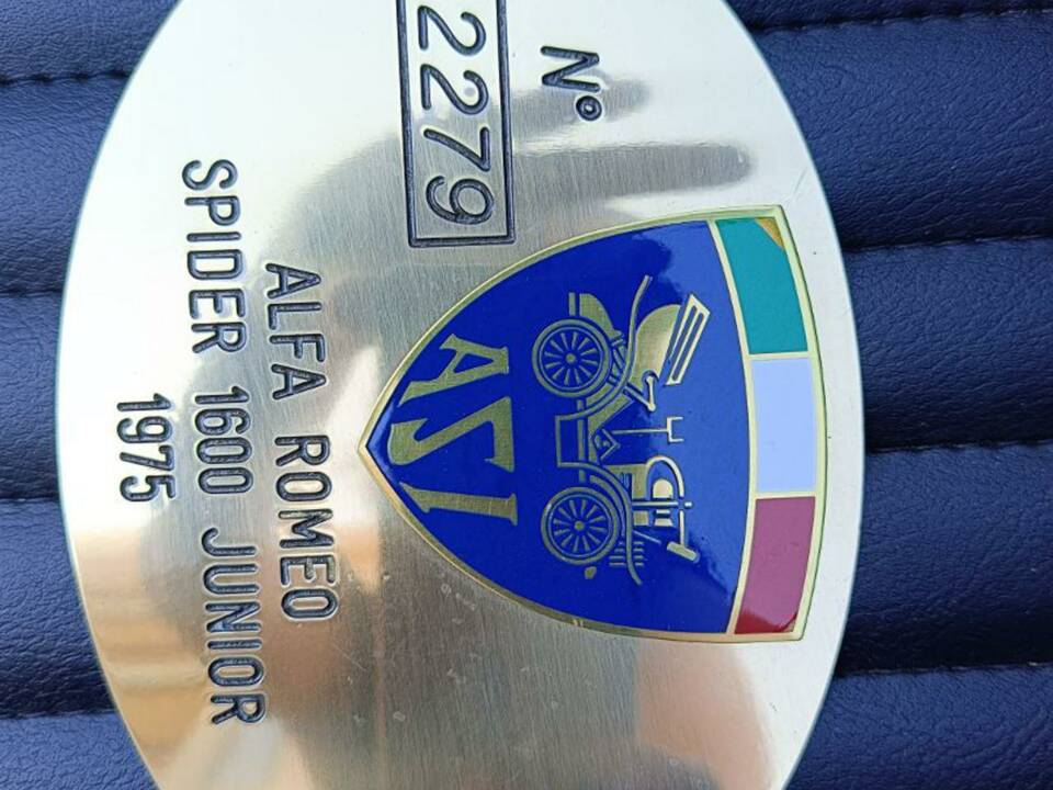 Image 11/50 de Alfa Romeo Spider 1600 Junior (1975)