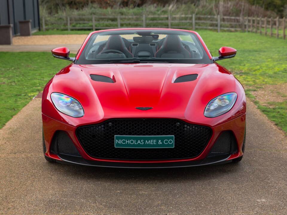 Immagine 17/84 di Aston Martin DBS 770 Ultimate Volante (2023)
