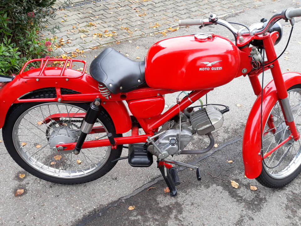 Image 2/4 of Moto Guzzi DUMMY (1957)