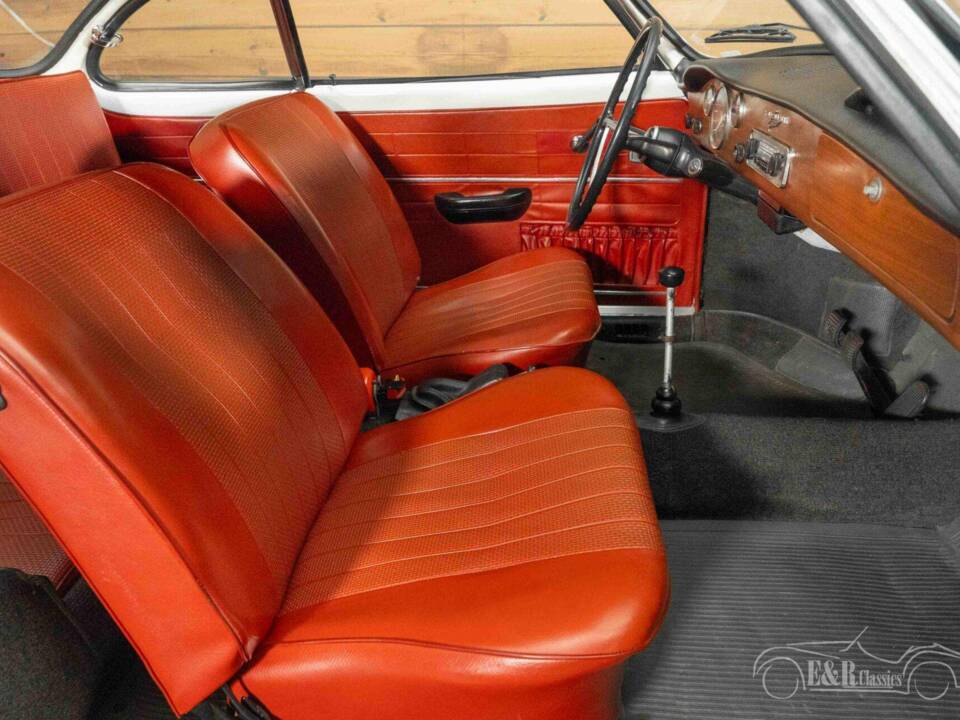 Image 9/29 of Volkswagen Karmann Ghia 1500 (1969)