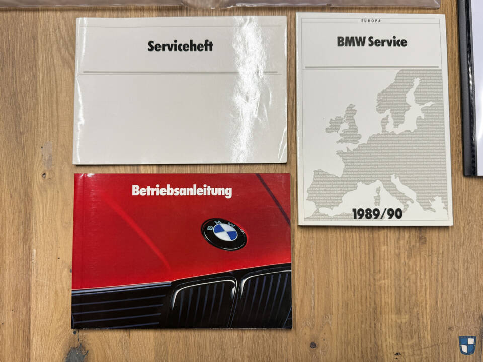Image 46/83 de BMW 325i (1990)