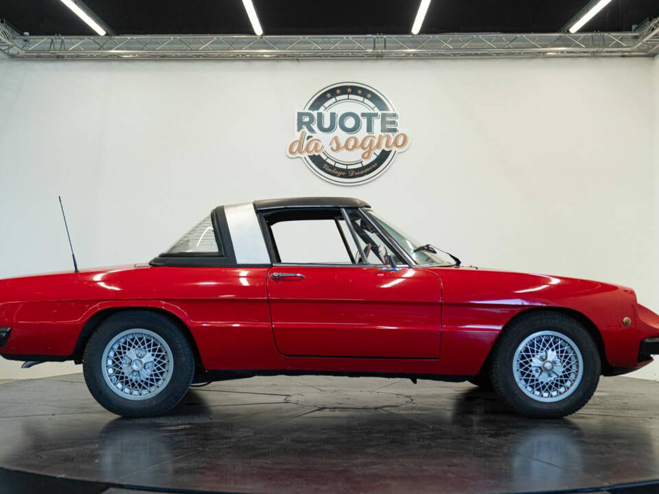 Imagen 4/50 de Alfa Romeo 1600 Spider (1972)