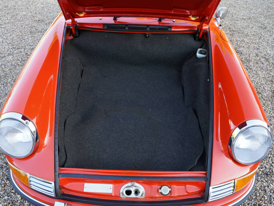 Image 37/50 of Porsche 911 2.2 T (1971)