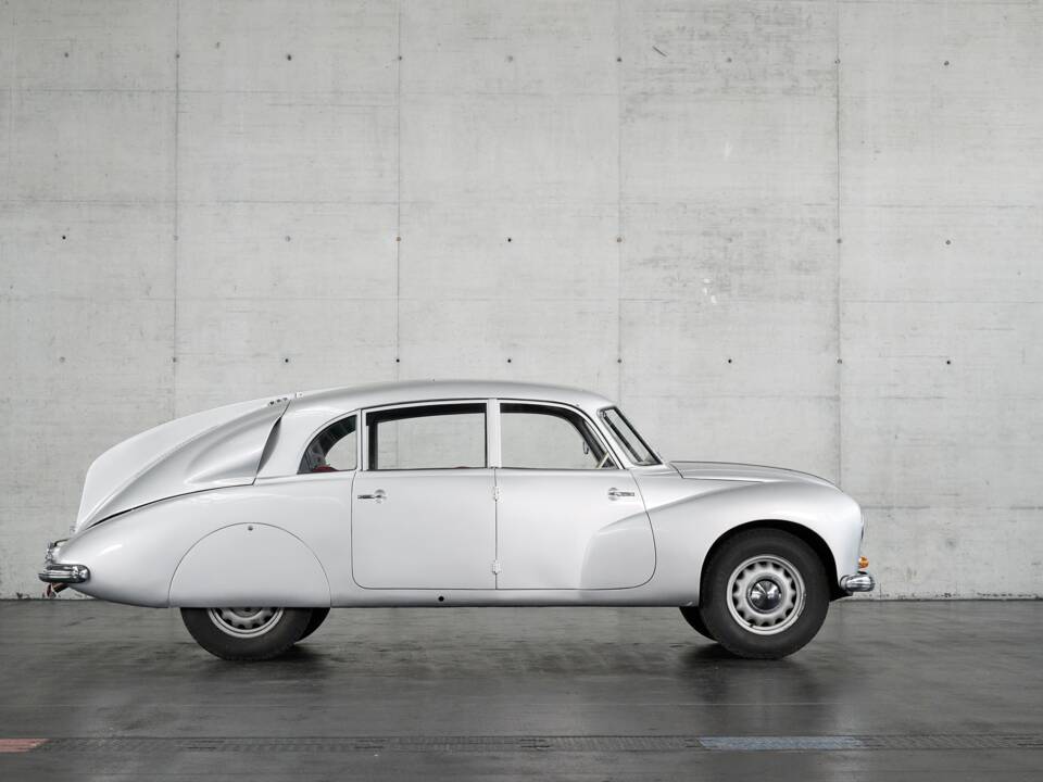 Image 16/50 of Tatra T 87 (1949)