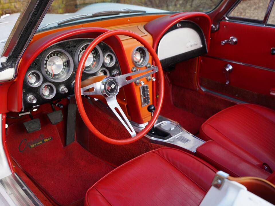 Immagine 3/50 di Chevrolet Corvette Sting Ray (1963)