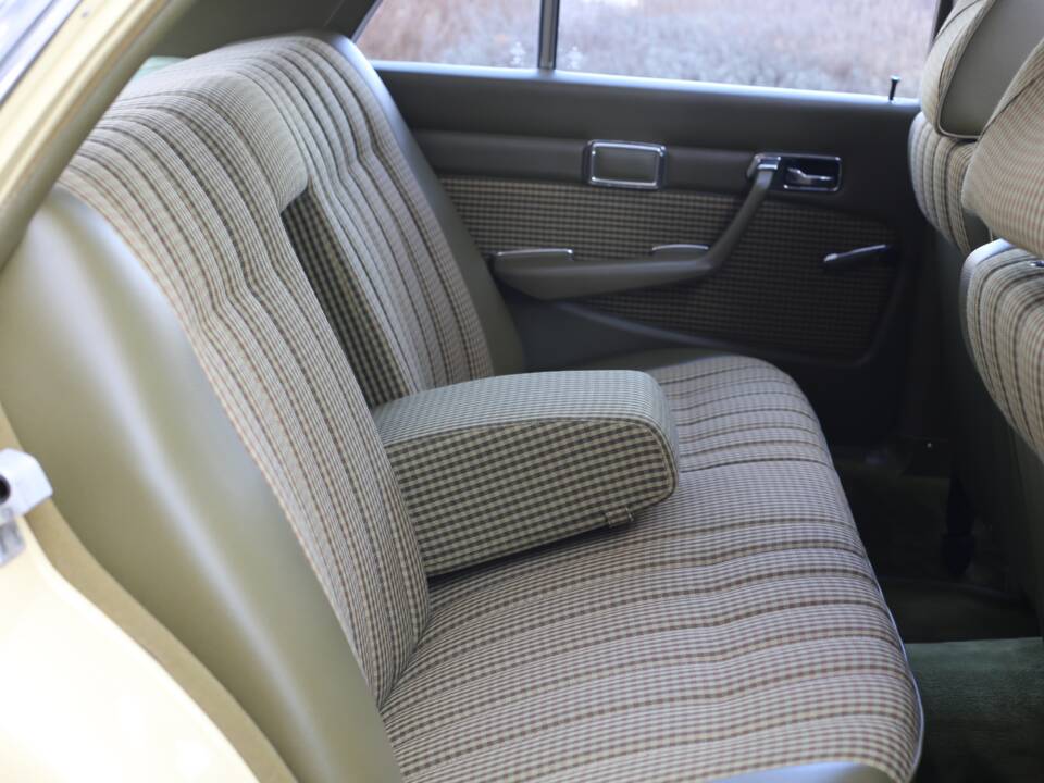 Bild 50/76 von Mercedes-Benz 280 SE (1977)