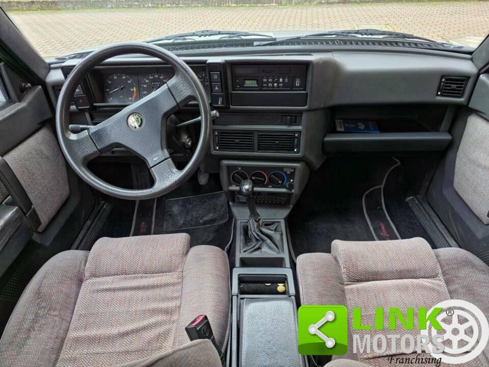 Image 5/10 of Alfa Romeo 75 1.8 (1992)