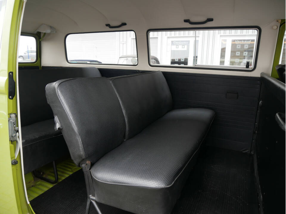 Immagine 12/21 di Volkswagen T2b Deluxe (1975)
