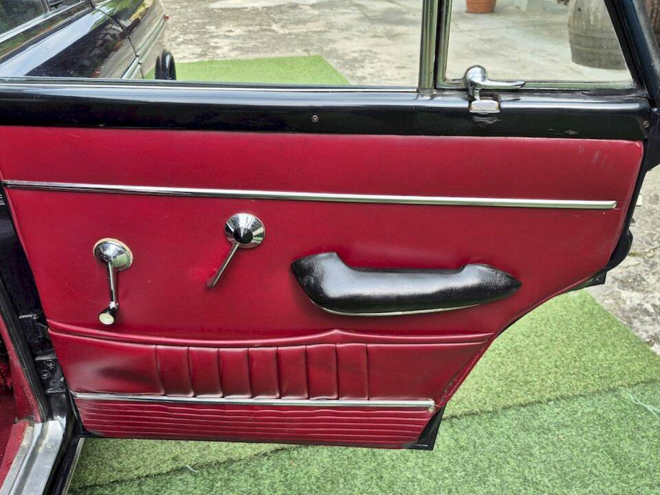 Bild 32/47 von FIAT 2300 (1961)