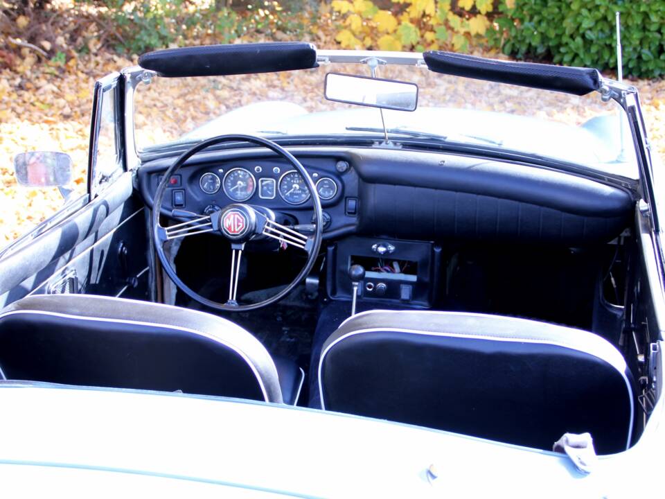 Bild 12/23 von MG MGB (1969)