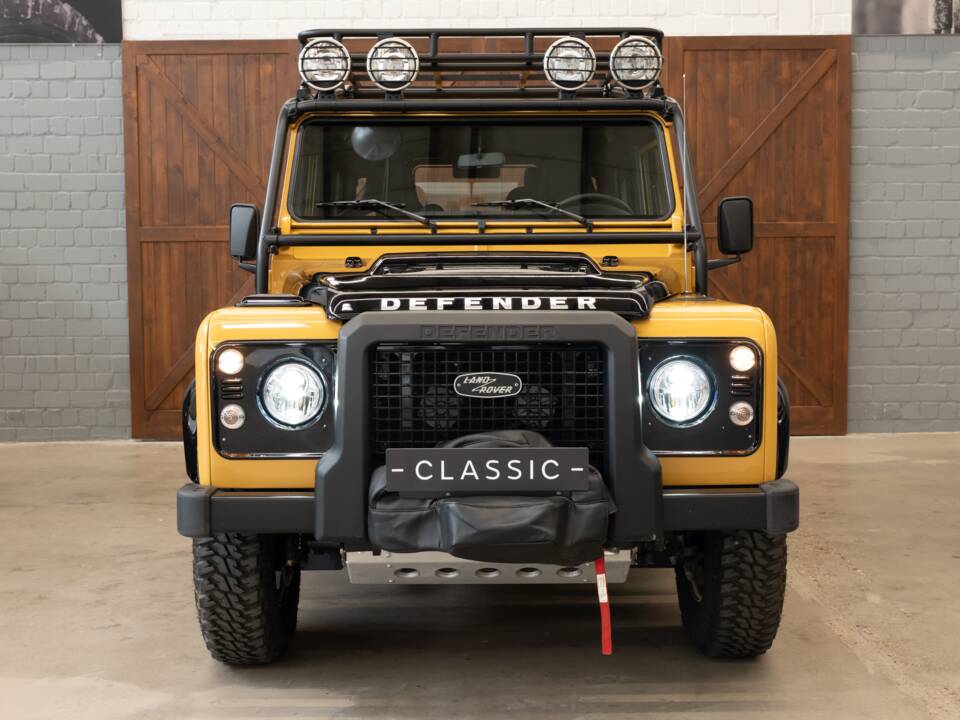 Image 3/47 of Land Rover Defender 90 Works V8 (2013)