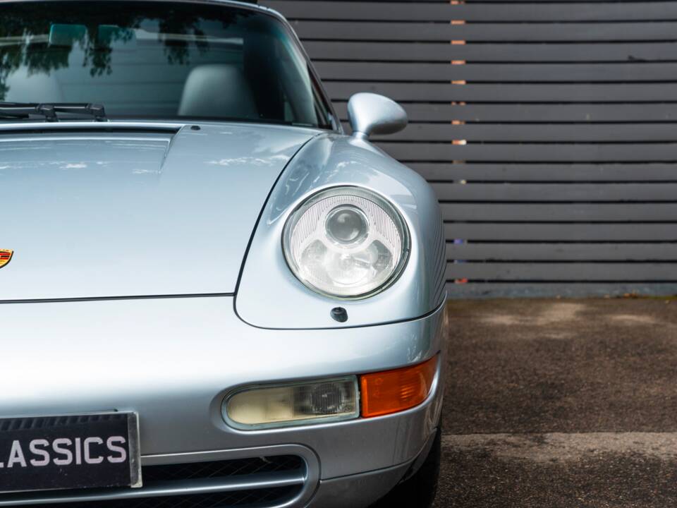 Image 19/60 of Porsche 911 Targa (1996)