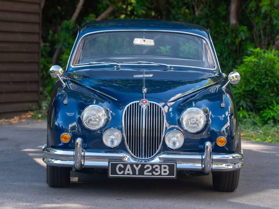 Bild 3/50 von Jaguar Mk II 2.4 (1964)