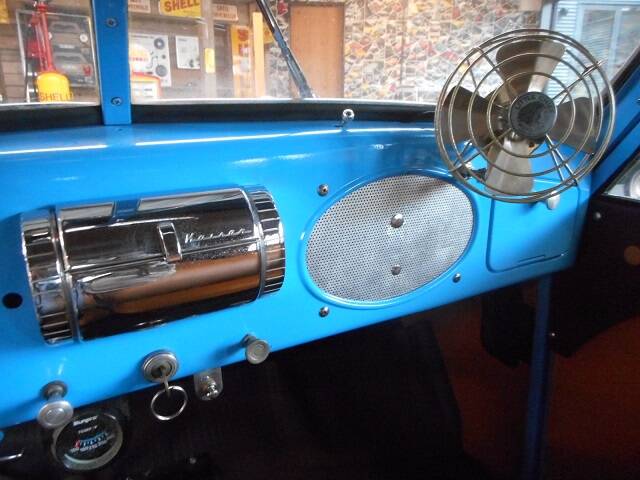 Image 13/20 of Crosley CC Four (1947)