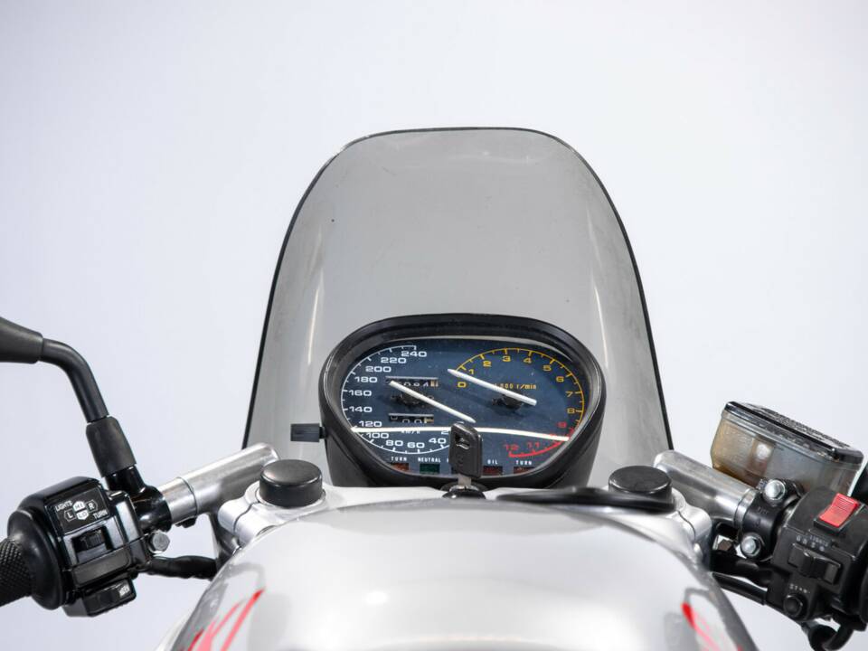 Afbeelding 14/35 van Suzuki GSX 1100 SZ Katana (1983)