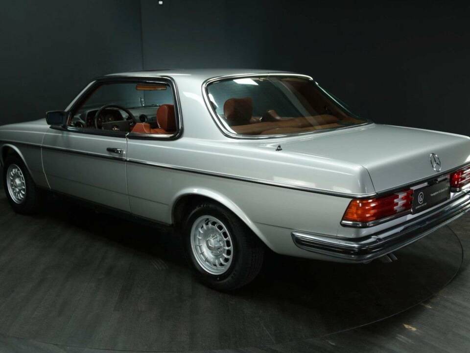 Image 4/50 of Mercedes-Benz 280 CE (1980)