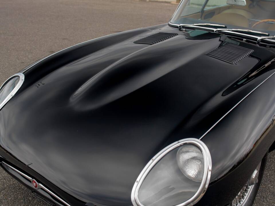Immagine 6/38 di Jaguar E-Type 3.8 (1962)