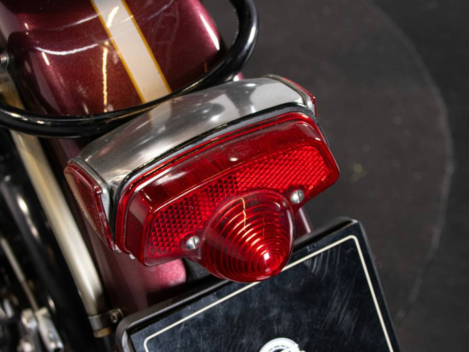 Afbeelding 32/50 van Triumph DUMMY (1970)