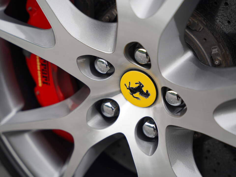 Image 42/50 of Ferrari California (2010)