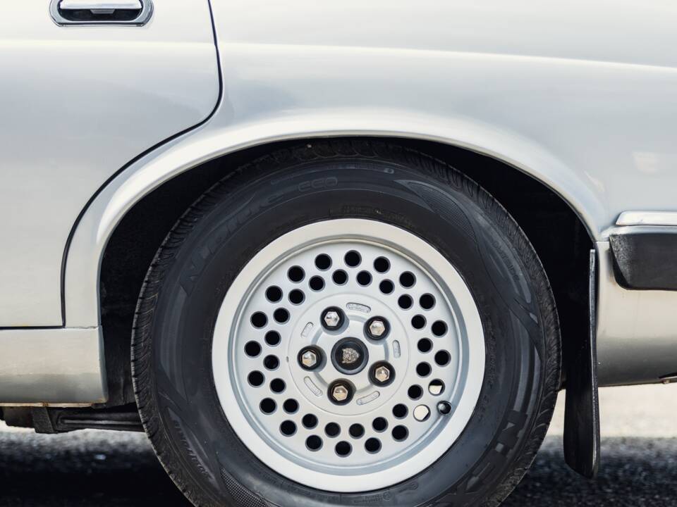 Imagen 19/50 de Jaguar XJ 6 4.2 (1982)