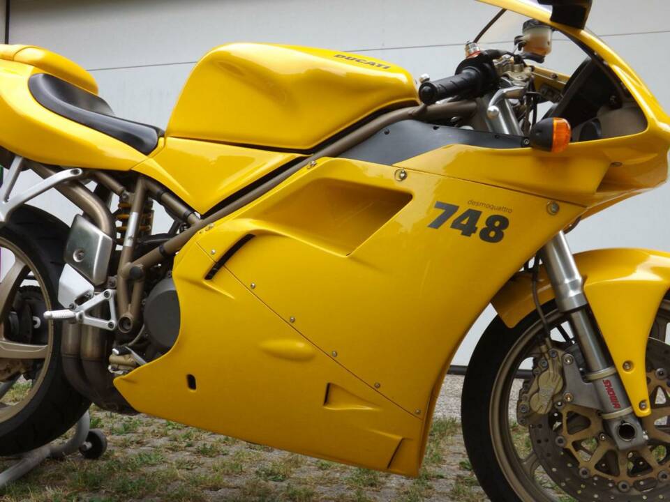 Immagine 5/50 di Ducati 748 Biposto (2000)