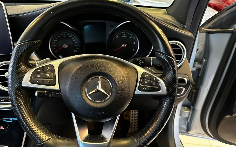 Image 6/43 of Mercedes-Benz GLC 250 4MATIC (2016)