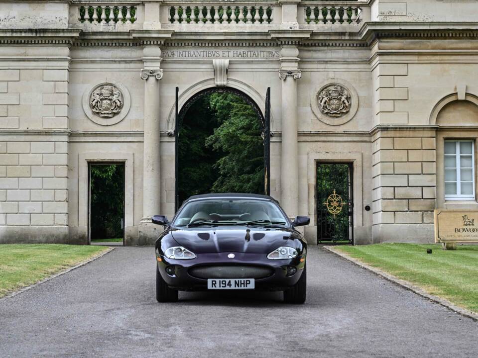Afbeelding 29/50 van Jaguar XKR (1998)