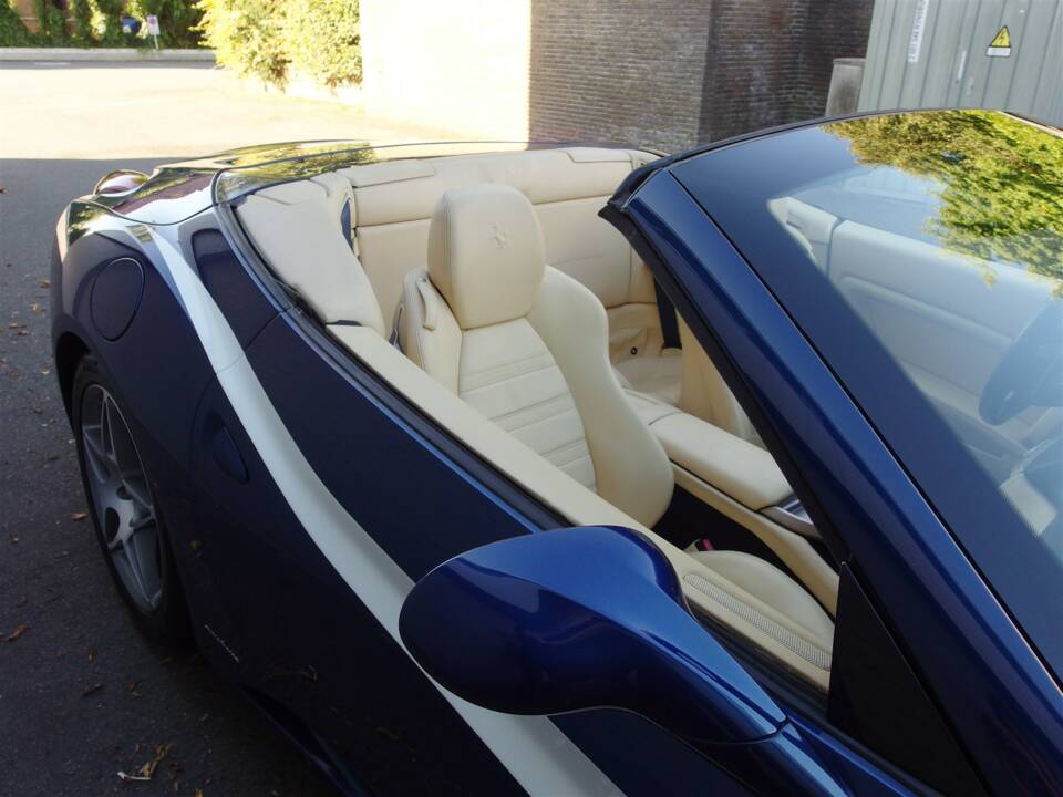 Bild 54/99 von Ferrari California (2009)
