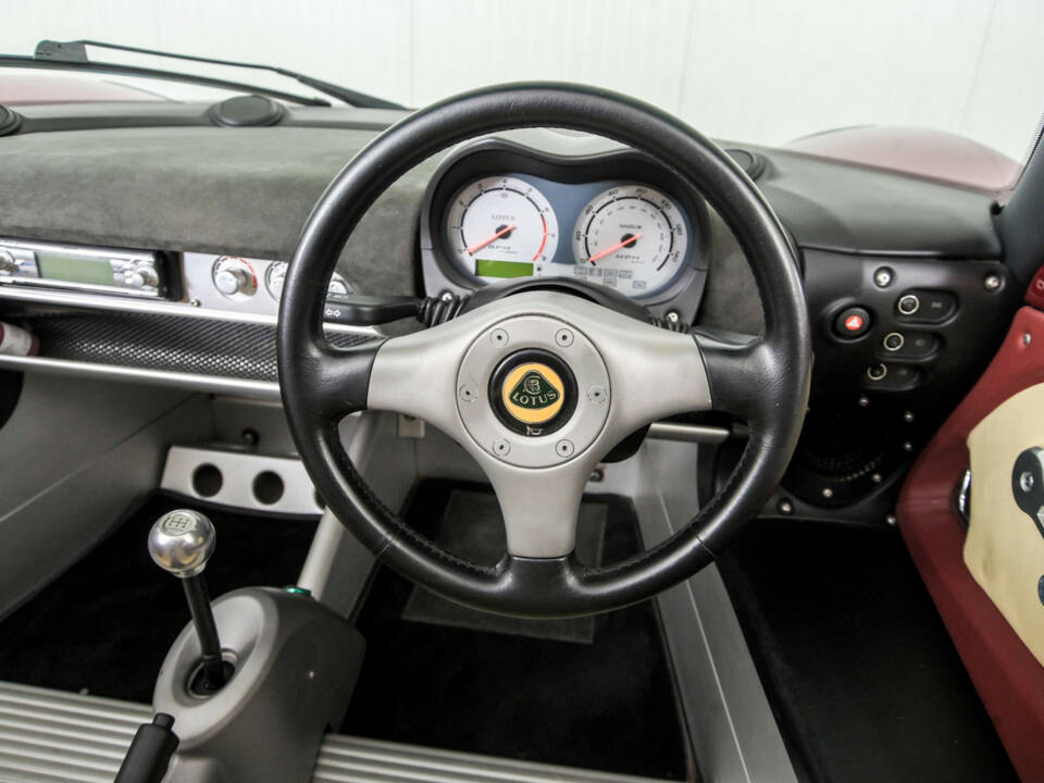Image 8/50 of Lotus Elise (2003)