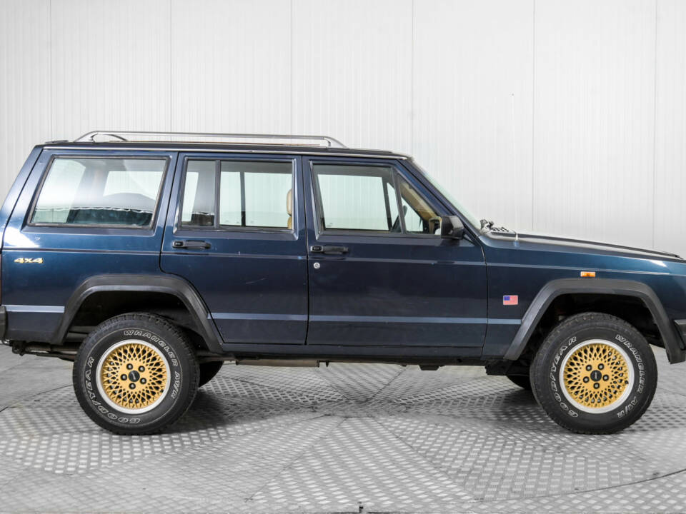 Image 10/50 de Jeep Cherokee 2.8L V6 (1986)