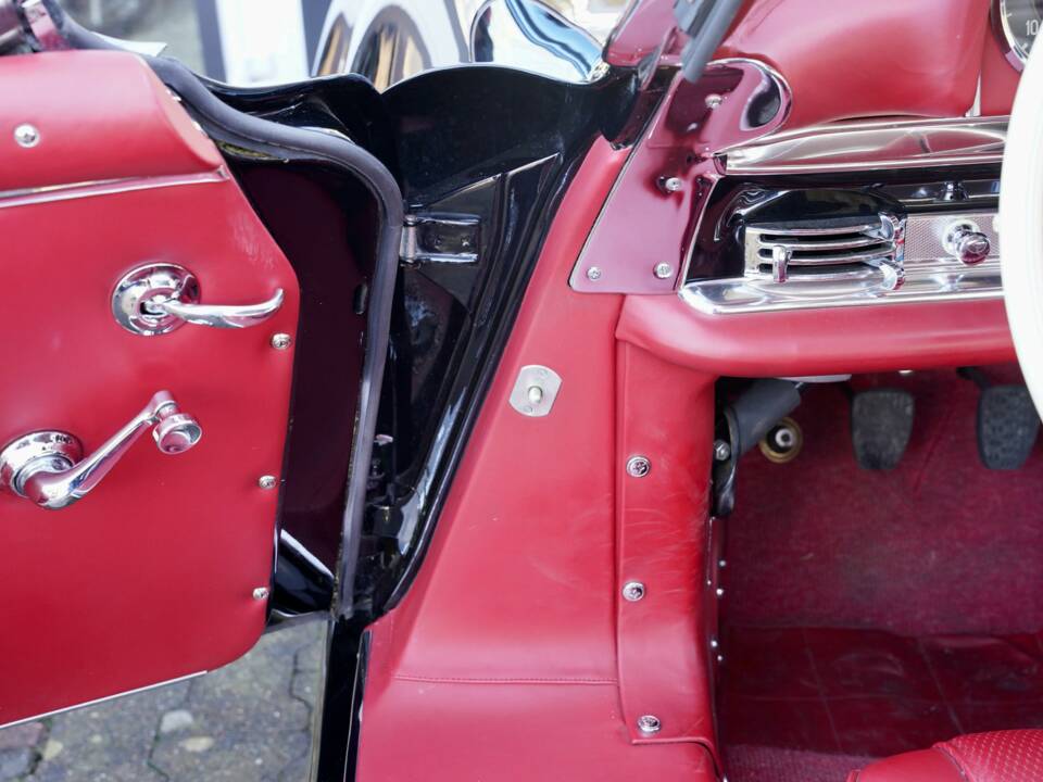 Image 38/50 of Mercedes-Benz 300 SL Roadster (1959)