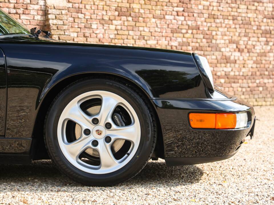 Image 46/50 de Porsche 911 Carrera 2 (1991)