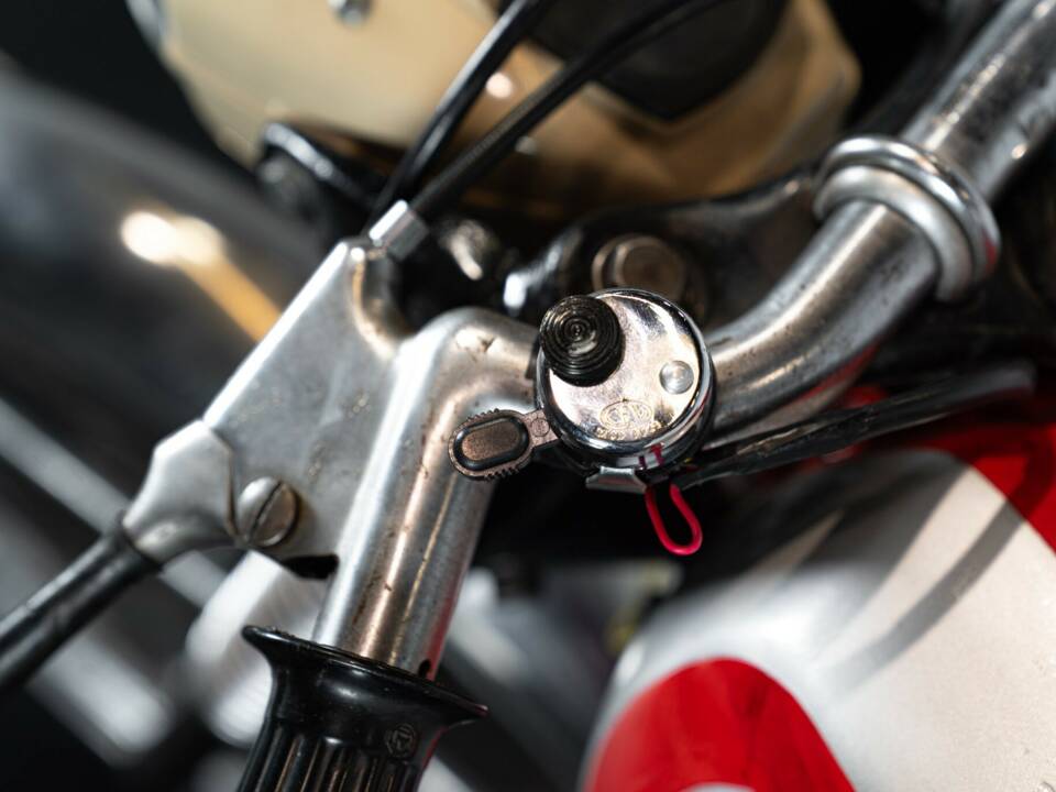 Afbeelding 14/31 van BM DUMMY (1963)