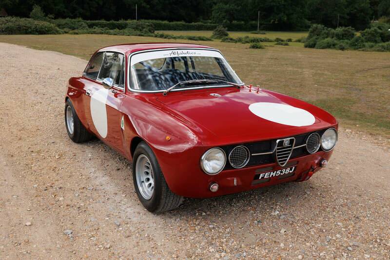 Image 33/50 de Alfa Romeo 1750 GT Veloce (1971)
