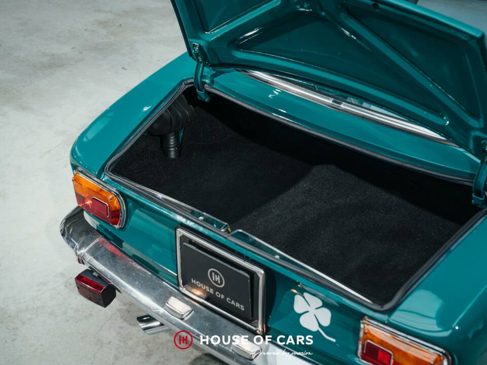 Image 13/25 of Alfa Romeo 1750 GT Veloce (1970)