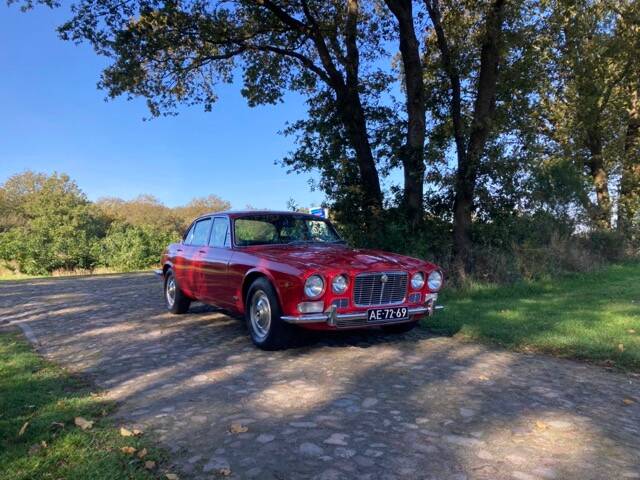 Image 3/52 of Jaguar XJ 6 2.8 (1971)