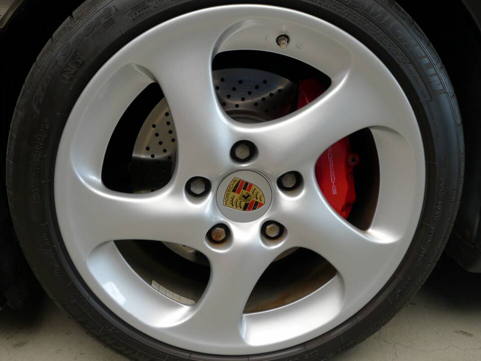 Image 34/41 of Porsche 911 Carrera 4S (2004)